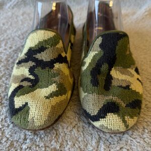 STUBBS Wootton Camo Slippers Loafer Shoes Women 9 Green Flats Needlepoint Spain